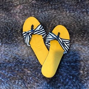 Authentic Havaianas slip on sandals